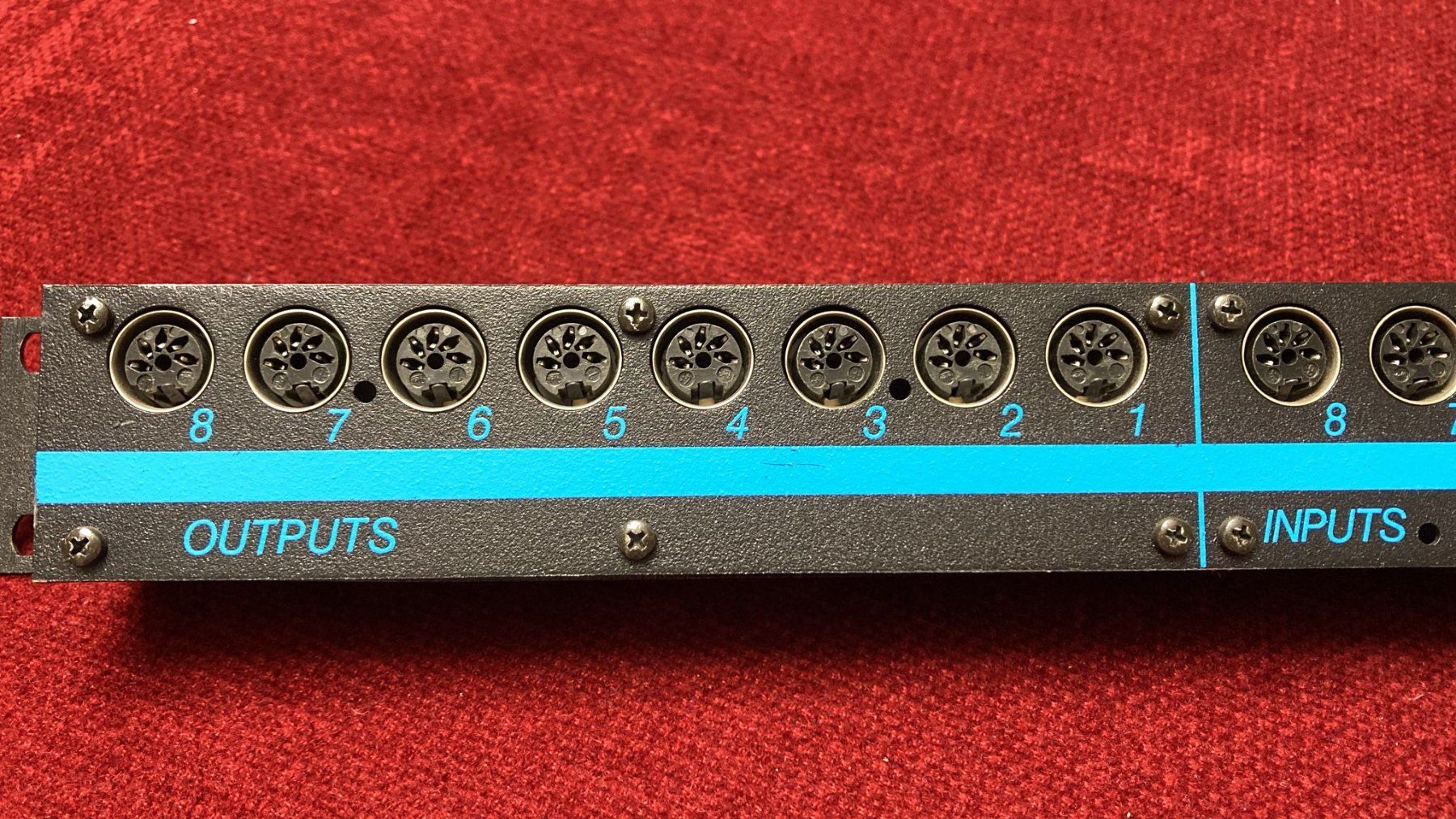 Strumenti musicali: Interface Friend-Chip SM'X 8.8 MIDI Patch Bay – Usato da Dietikon venduto da Rima57 5
