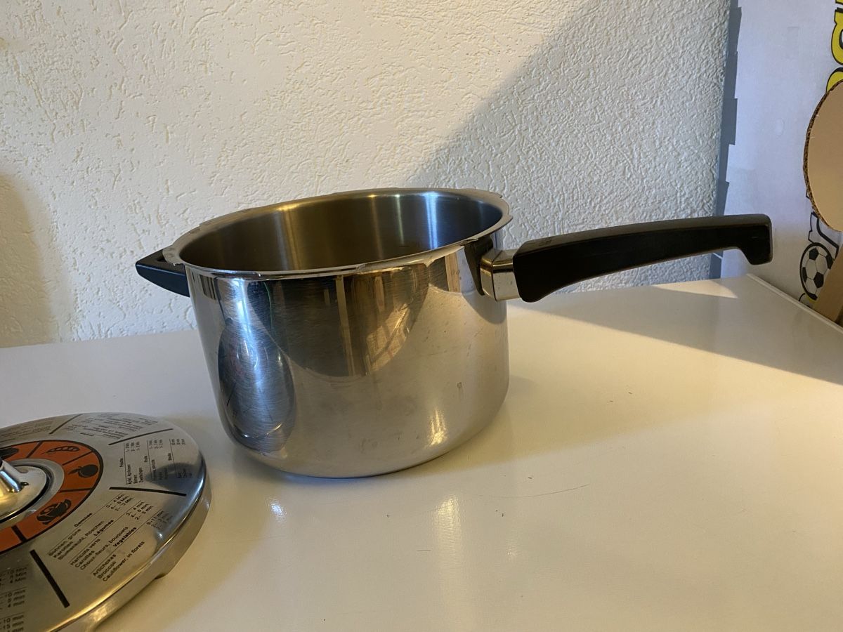 Kuhn Elettrodomestici da cucina: Kuhn Rikon Duromatic - Pressure Cooker - Great Condition – Usato da Bettingen venduto da Ya1000 7