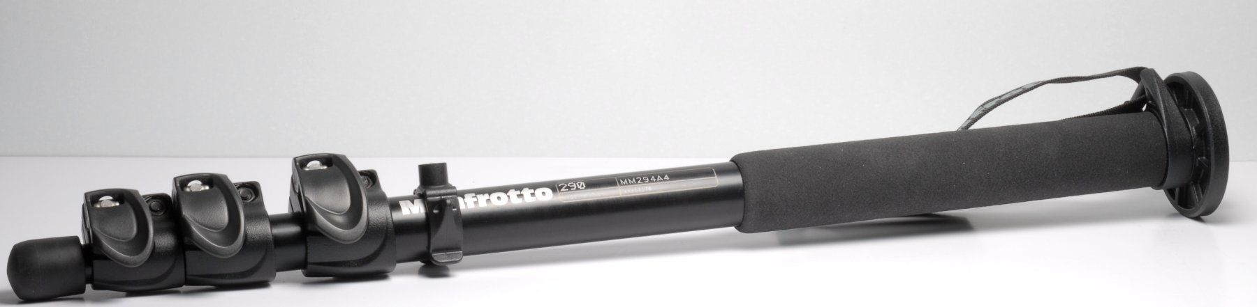 Manfrotto Treppiedi & Teste: MANFROTTO Einbeinstativ MM294A4 - Monopod – Nuovo e nell'imballaggio originale da Lostorf venduto da real-value