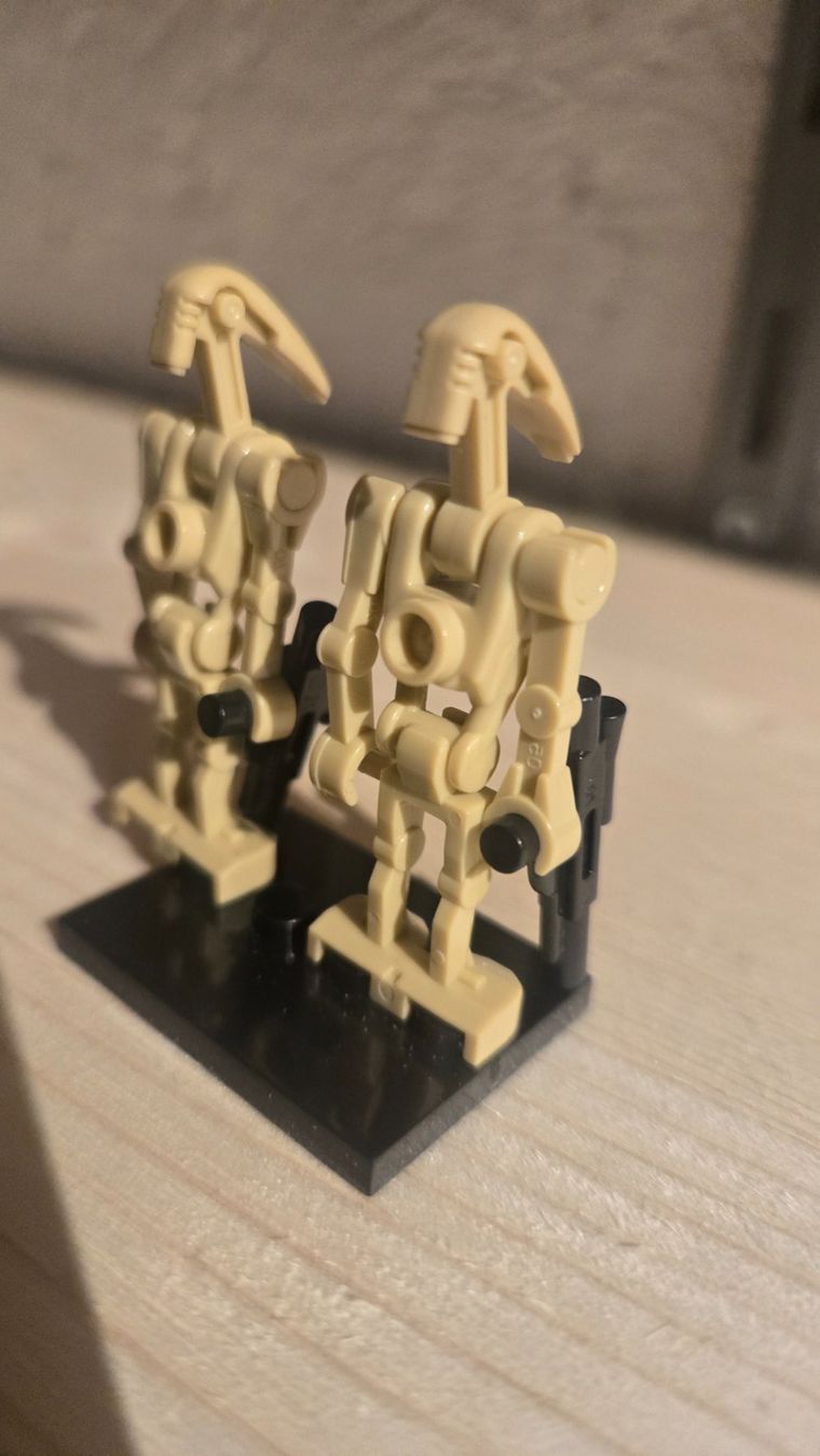 Lego Kit di costruzioni: 2 droides Star Wars - Minifigure – Usato da Crémines venduto da Blakedrake 1