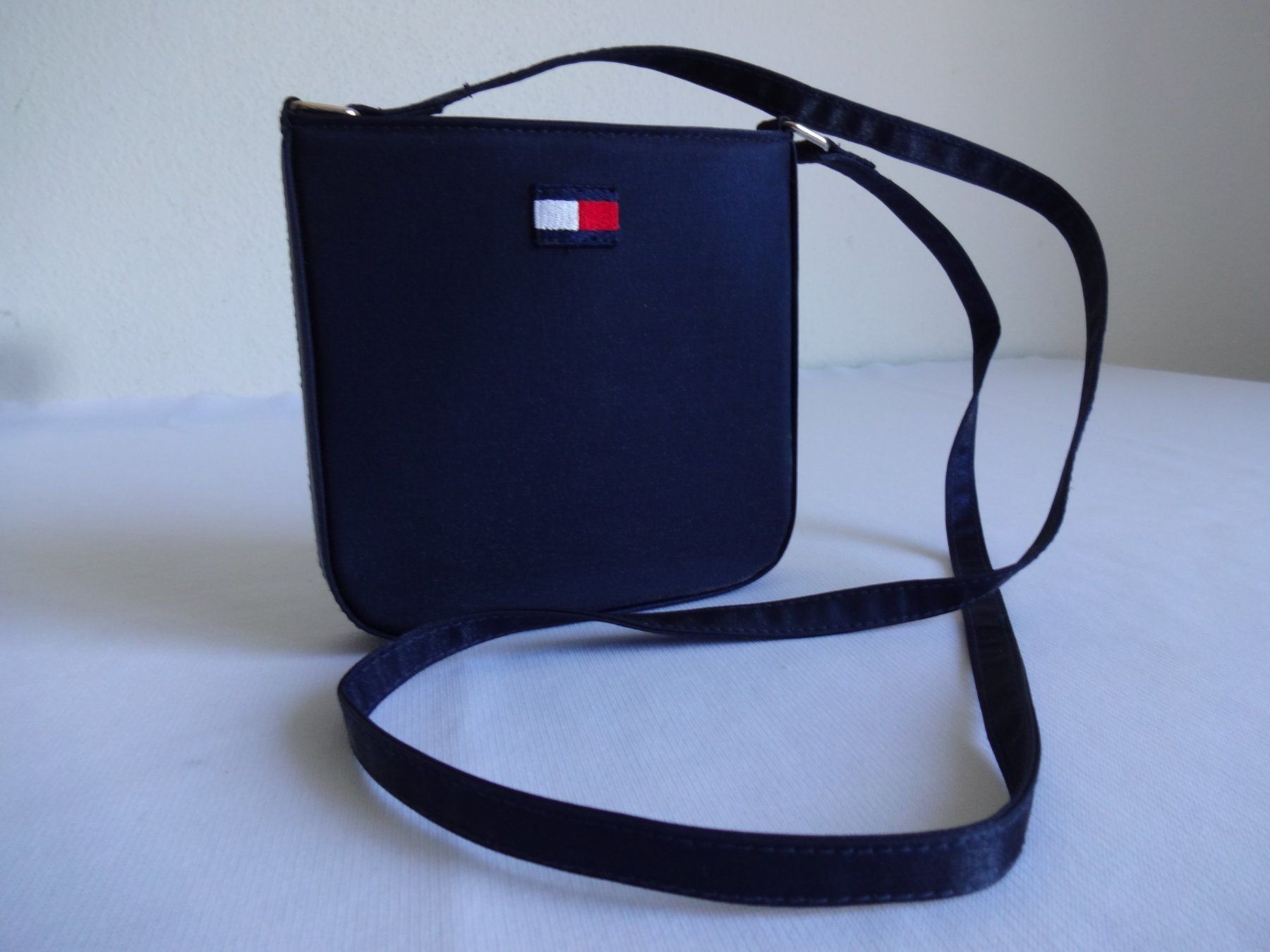 Tommy Hilfiger Borse: TOMMY HILFIGER  Tasche – Nuovo (secondo la descrizione) da Frauenfeld venduto da rey06 5