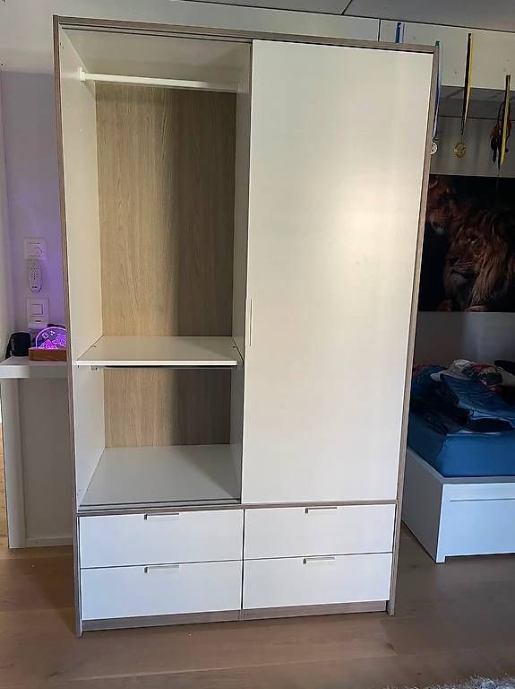 Armadi: Ikea Schrank – Usato da Männedorf venduto da Binggi4 3