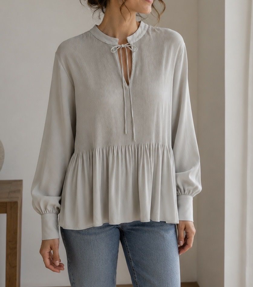 H&M Blusen: Schöne Plissé Bluse Gr. S – Gebraucht aus Zürich von Eb_