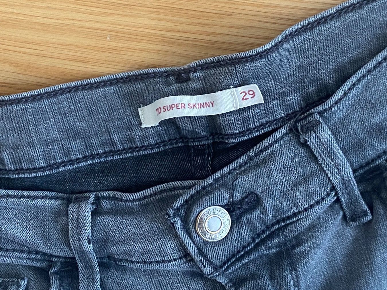 Levi's Jeans: Lewis Jeans – Usato da Riedholz venduto da emm_22qn 2