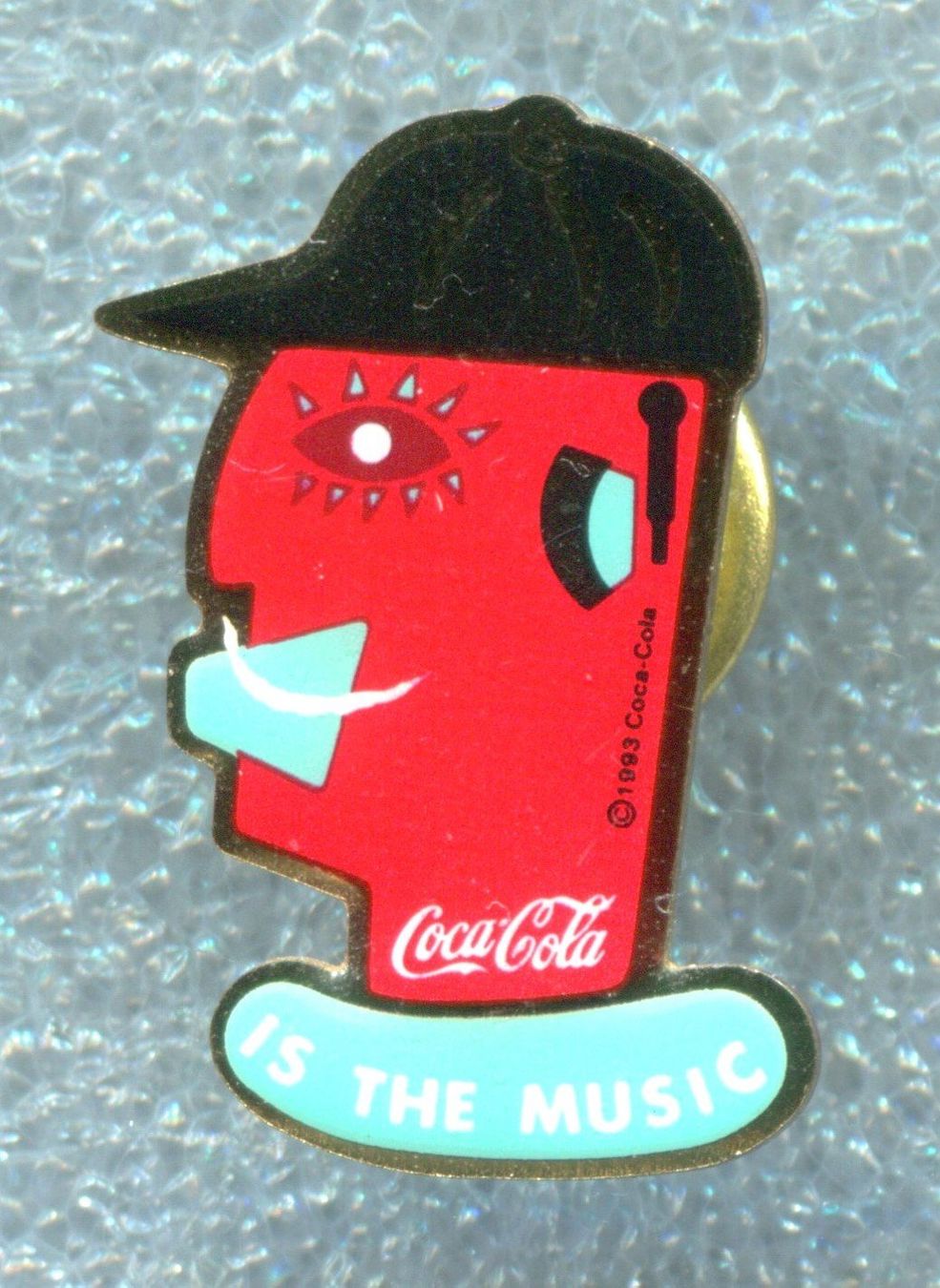 Coca-Cola Plaketten & Abzeichen: Coca Cola  IS THE MUSIC – Gebraucht aus Winterthur von Sammleroase
