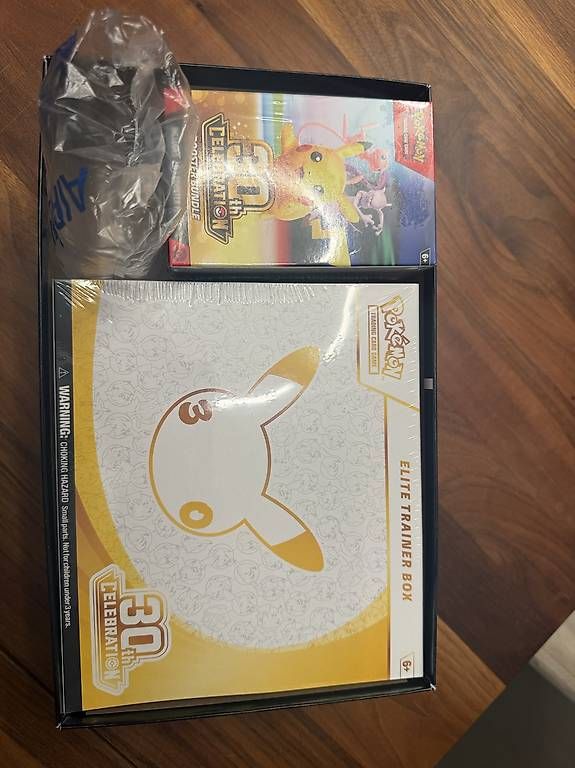 Carte collezionabili: Pokémon 30th Celebration Set EN – Nuovo e nell'imballaggio originale da Kölliken venduto da dan_8sfw 3