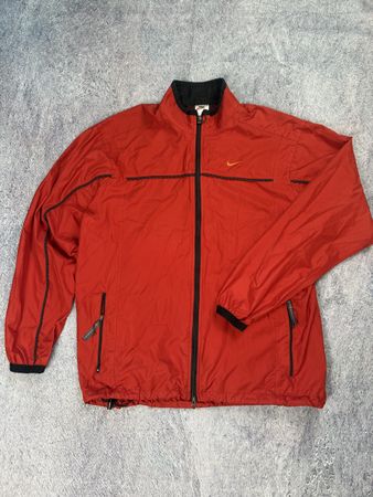 Nike Windbreaker rot Grösse L guter Zustand