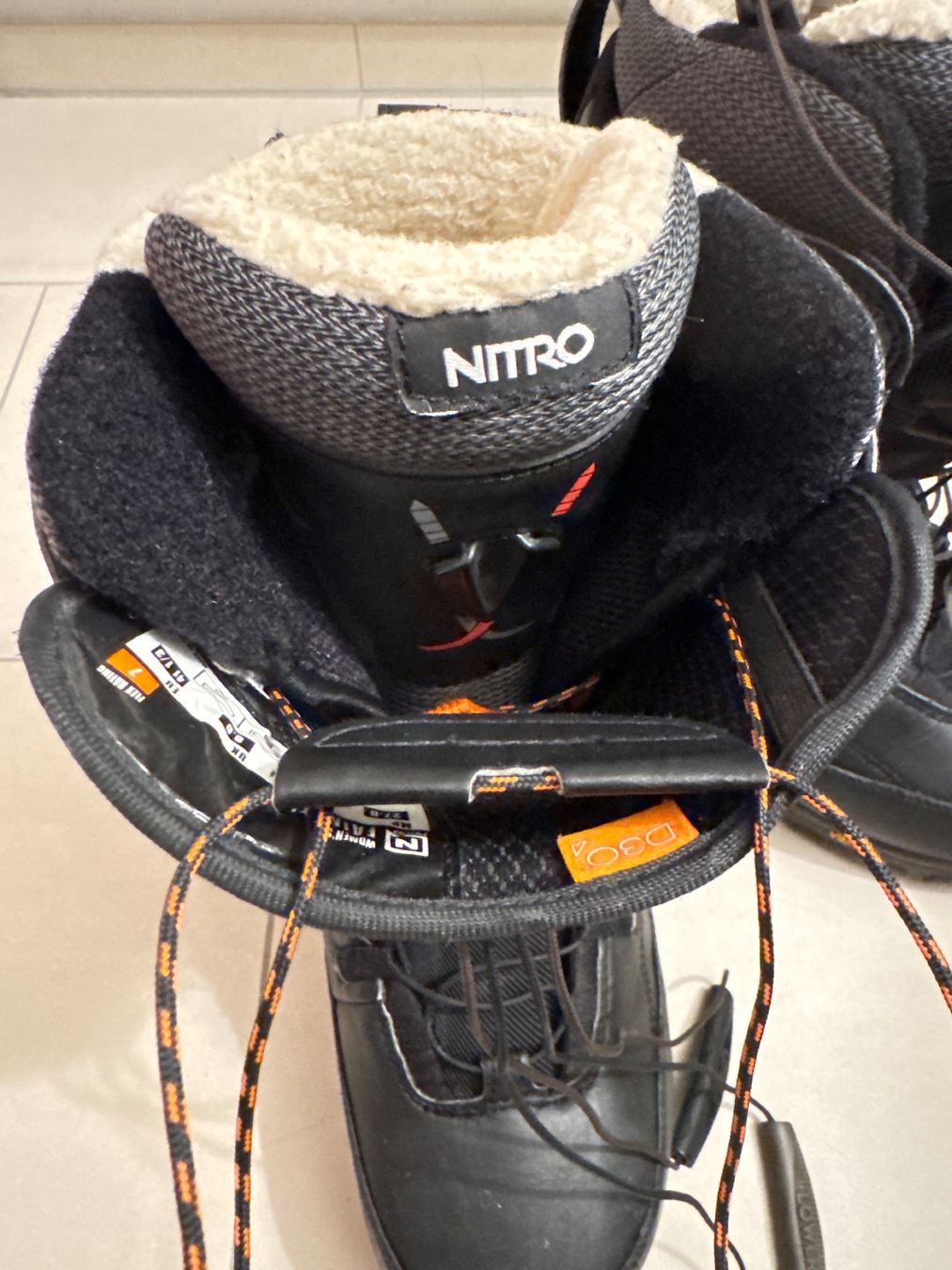 Snowboard Nitro Scarpe da uomo: Snowboard Schuhe, Boots Gr. 41, 1/3 von Nitro – Usato da Schliern b. Köniz venduto da amo_lln9 6