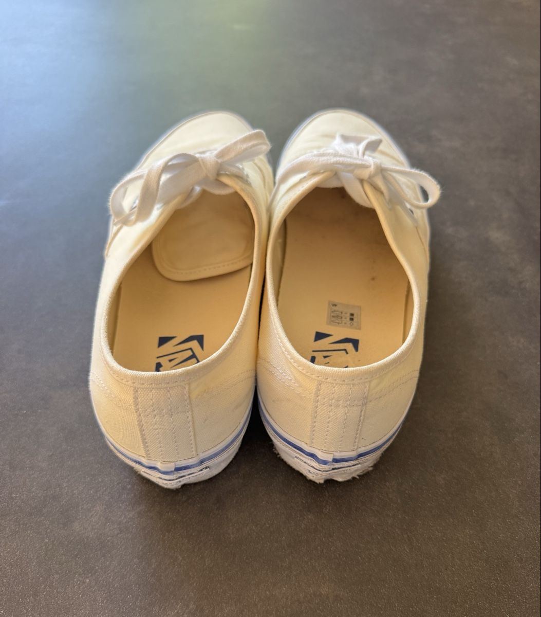 Vans Herrenschuhe: VANS Authentic – Gebraucht aus Coppet von Apicius1 2