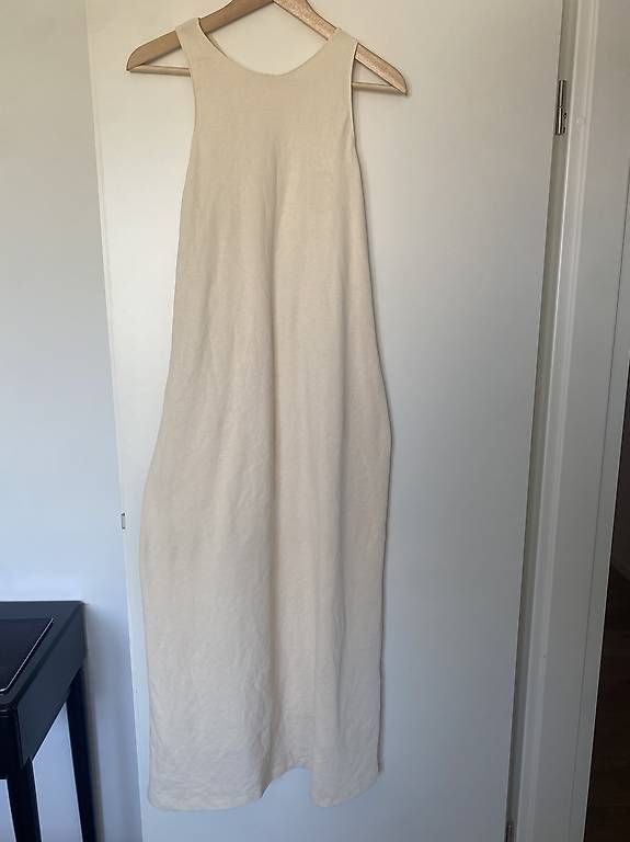 Robes: Robe Massimo Dutti – D'occasion à Denges par chino37 1
