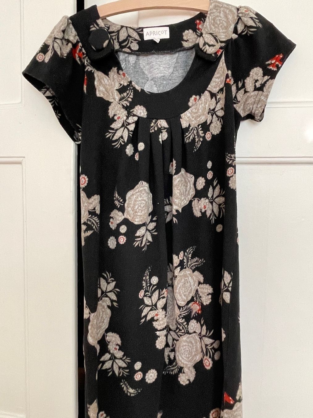 Vestiti: Kurzes geblümtes Winterkleid – Usato da Bern venduto da Triici 1