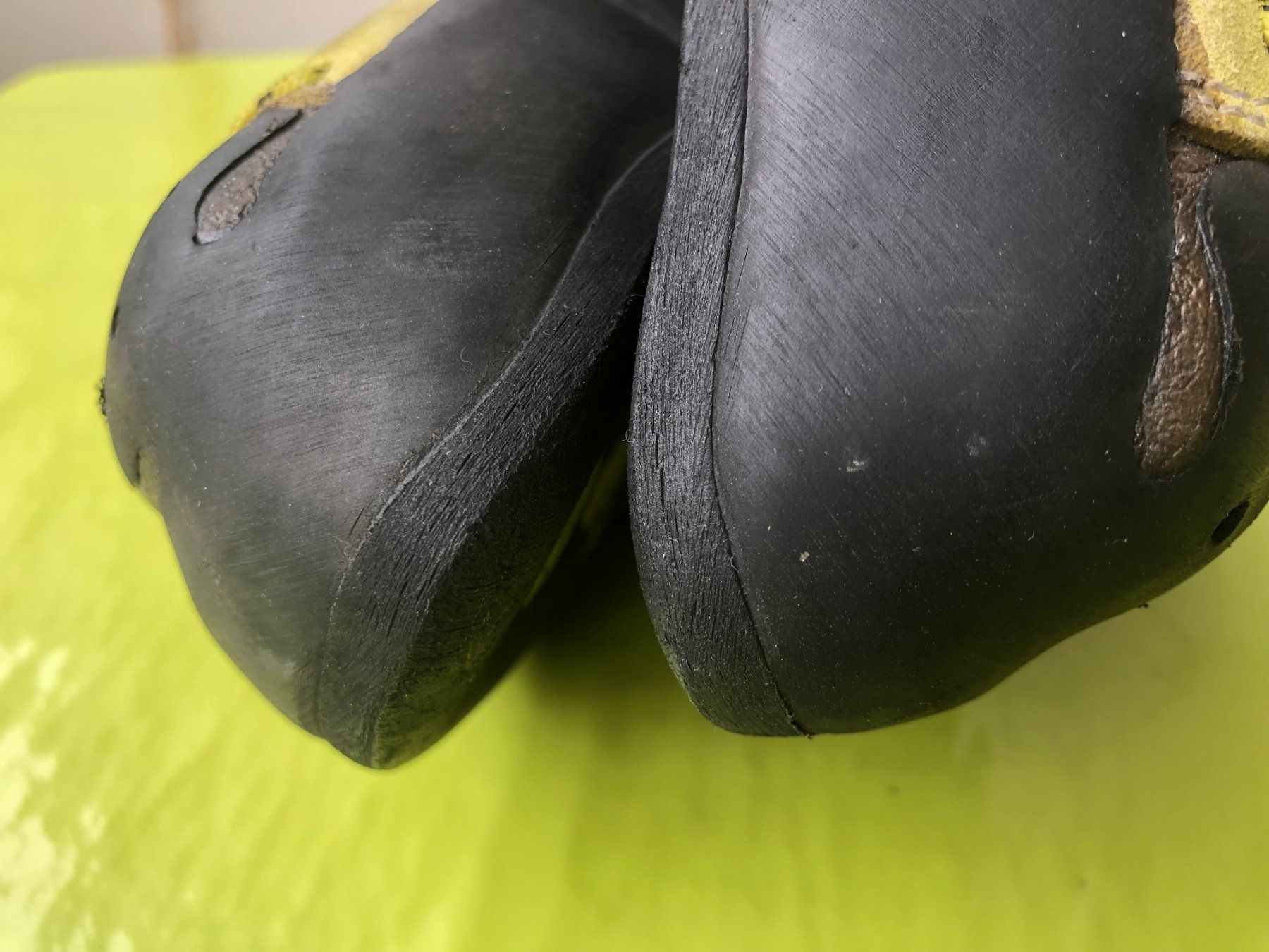 Scarpe da uomo: Scarpa Kletterschuhe 43.5 – Nuovo (secondo la descrizione) da Bern venduto da SaWeBe 2