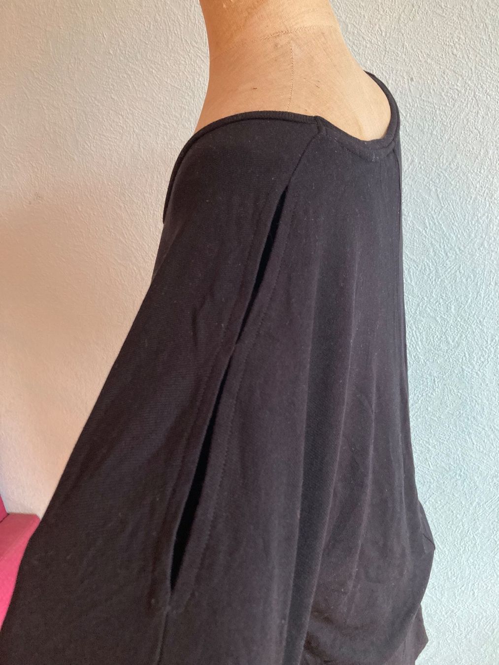 Robes: Robe noire M – D'occasion à Genève par ct_fqr8 1