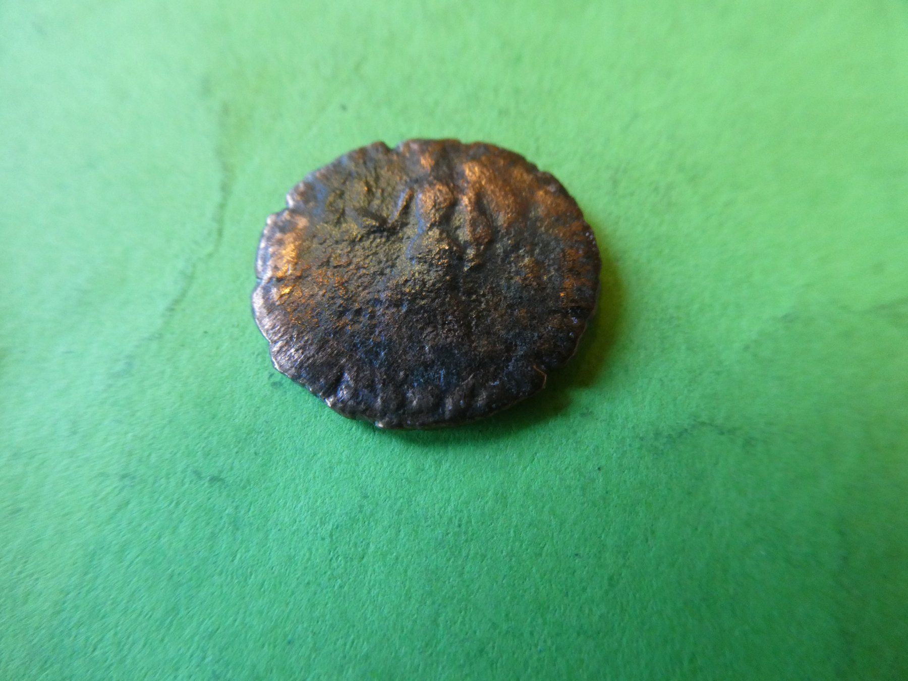 Tutti le monete: uralte  Bronzemünze    16 mm   2.58 g – Usato da Hinterforst venduto da Rohusri 2