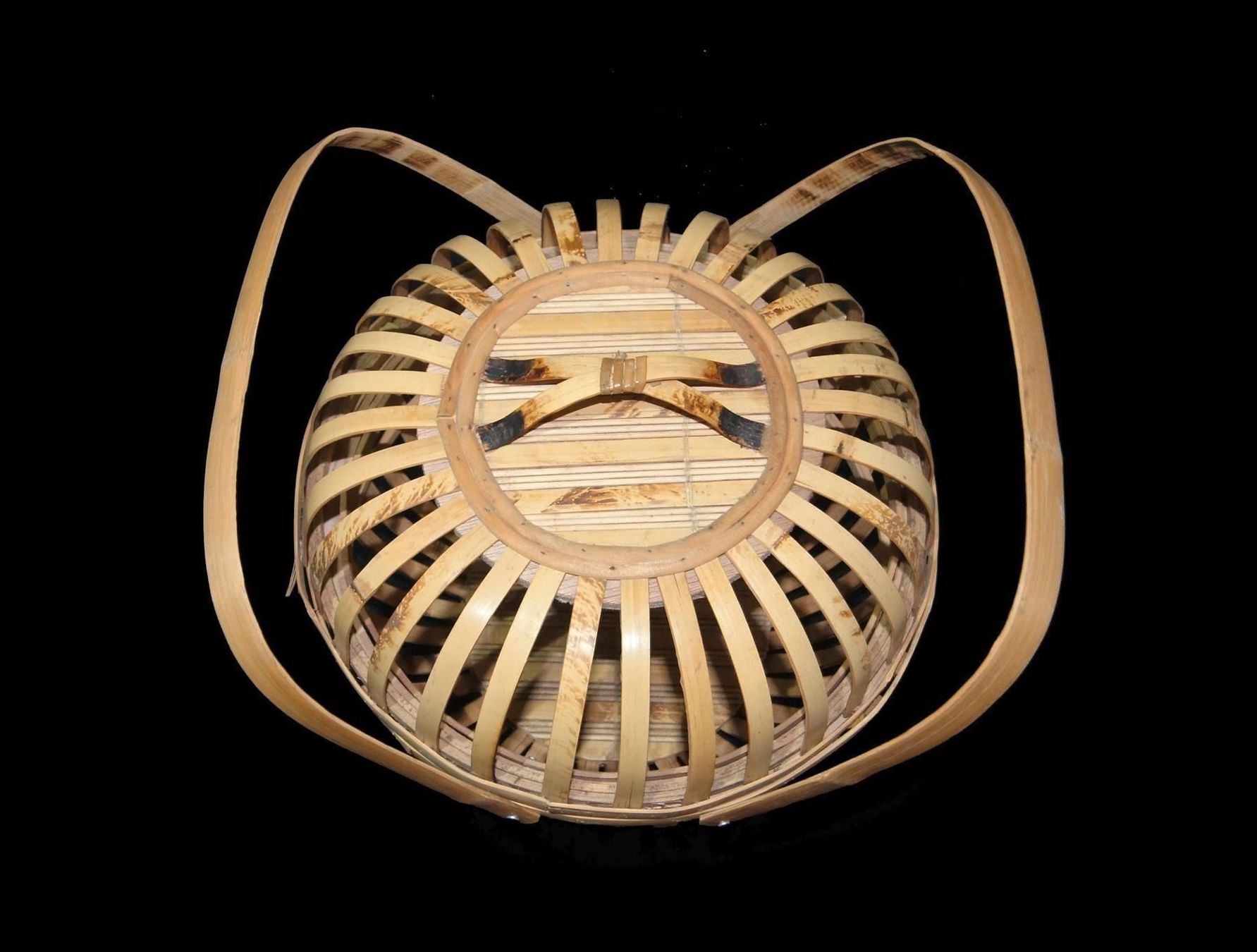 Autres articles pour la maison: Schöner Bambuskorb mit Deckel – D'occasion à Geroldswil par ARTEFACTO 1