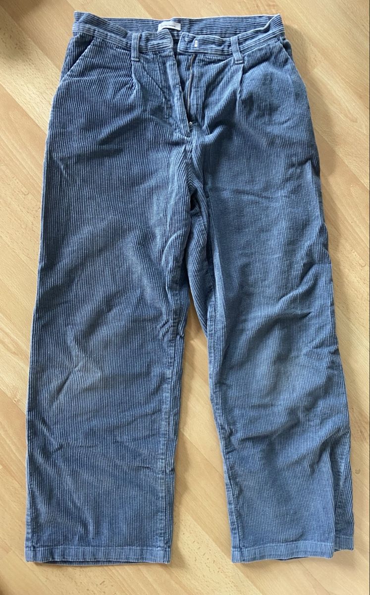 Pantaloni: hellblaue Cordhose, Grösse 38/M – Usato da Bern venduto da sam_vln5