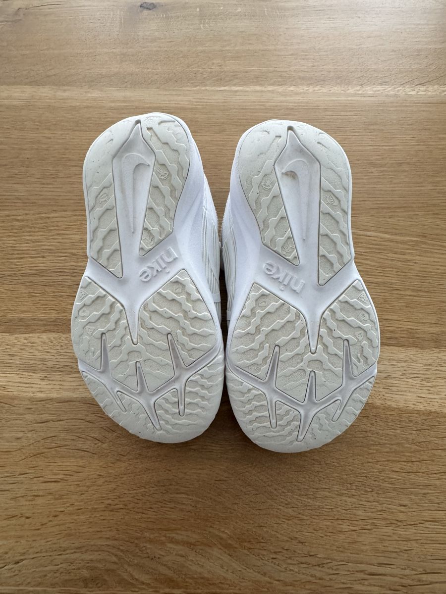 Nike Scarpe per ragazzi: Kinderschuhe – Usato da Tagelswangen venduto da Isa036 3