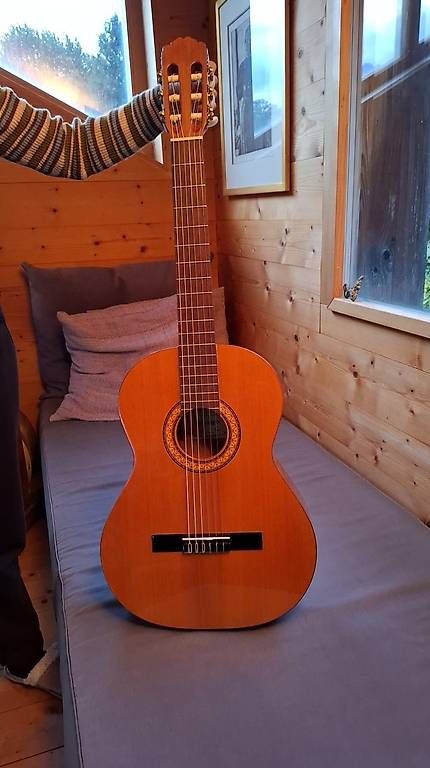 Strumenti musicali: Guitare espagnole Raimundo 104B  – Usato da Genève venduto da Khema17