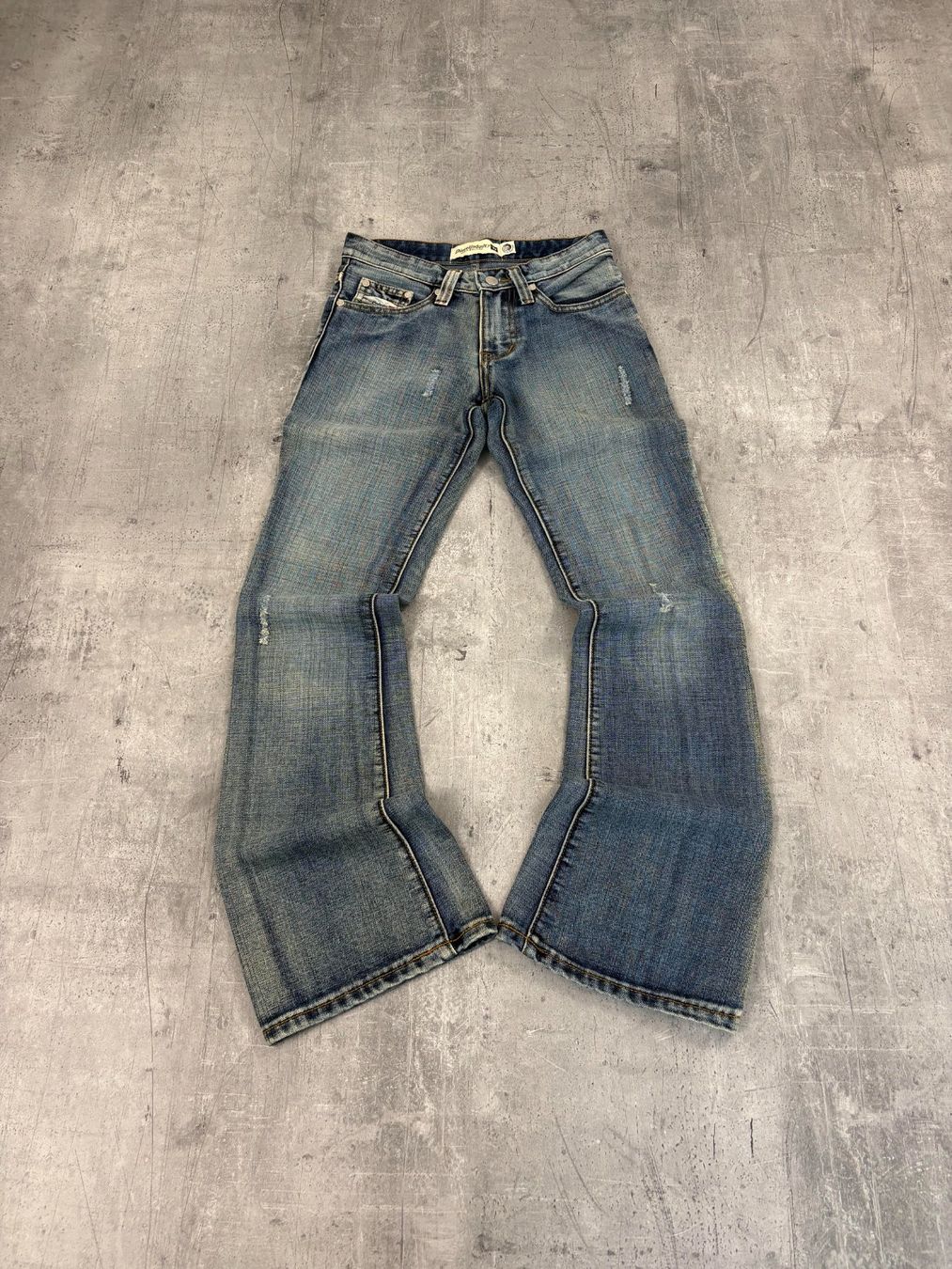 Diesel Jeans: Vintage Diesel Bootcut Flared Jeans (S) – Nuovo (secondo la descrizione) da Werdenberg venduto da hase.vintage 1