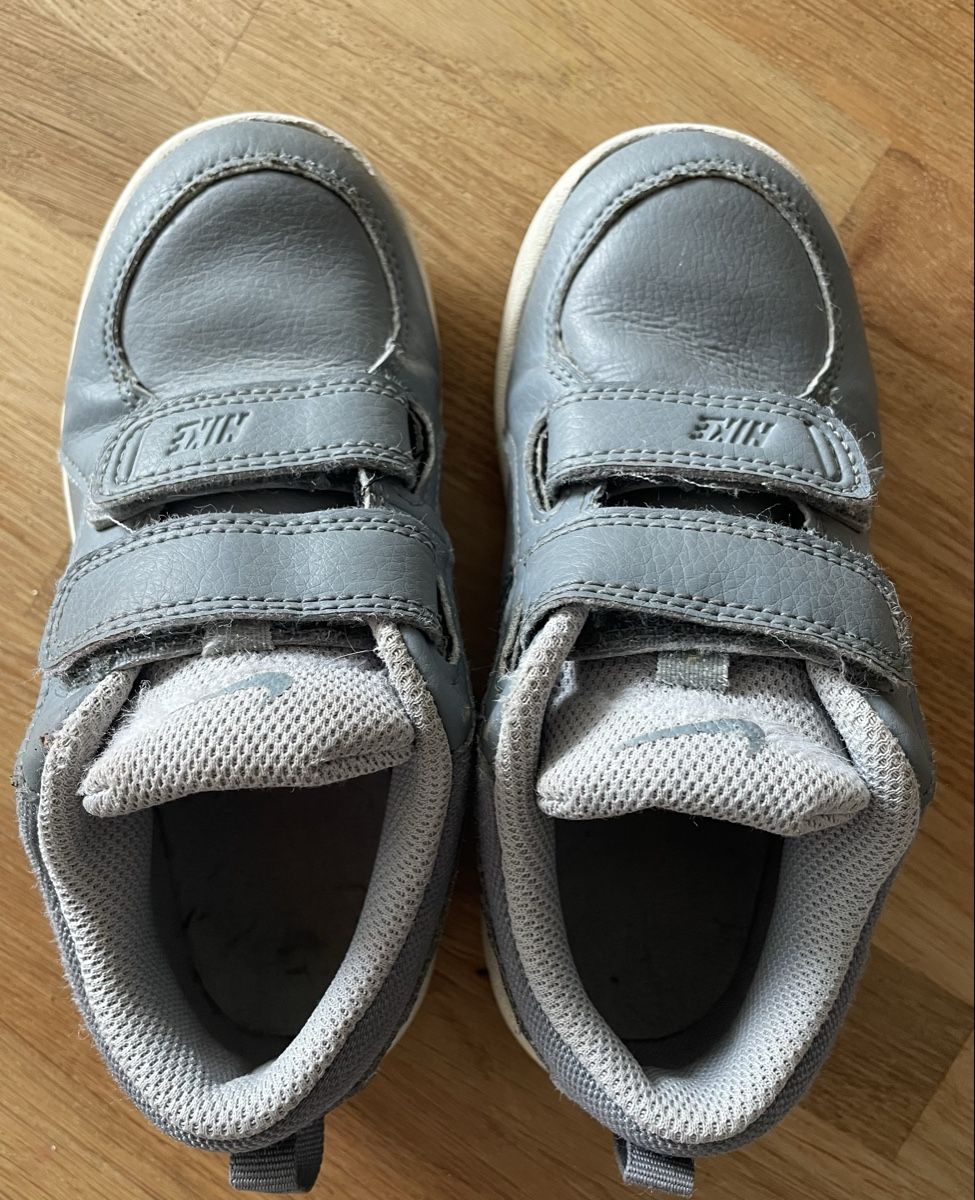 Nike Scarpe da uomo: Nike Kinderschuhe Gr. 27 – Usato da Volketswil venduto da wan_kf9p