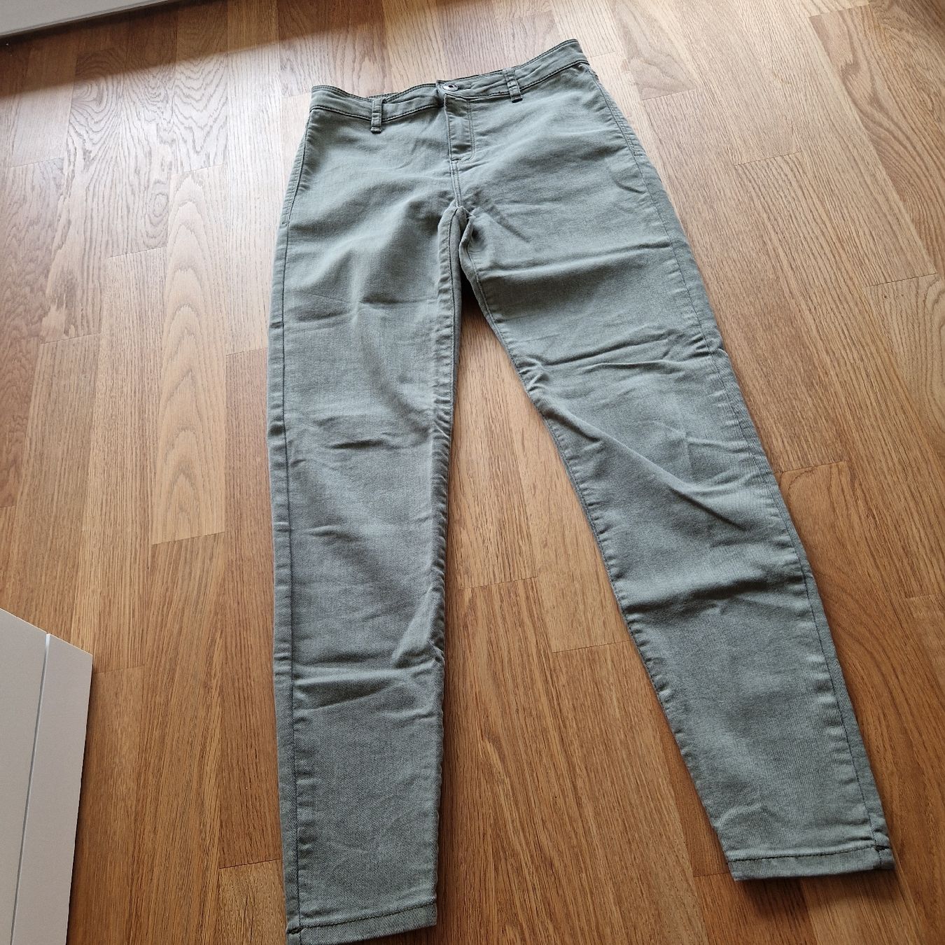 Bershka Jeans: 2 Jeans Grösse 38 – Usato da Nendeln venduto da witr_gliabt 1