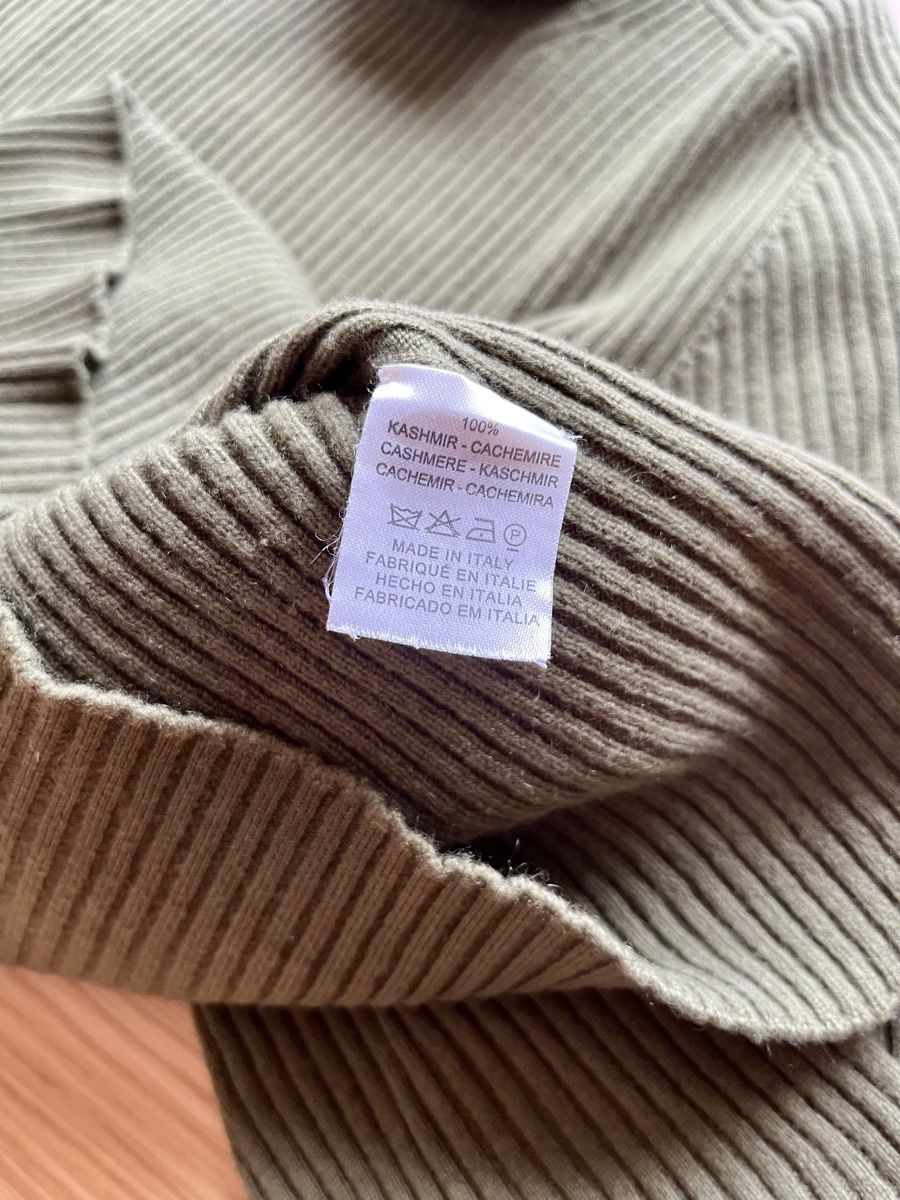 Pullover & Sweatshirts: Pull col roulé VALENTINO en cachemire – Gebraucht aus Montreux von giades 2