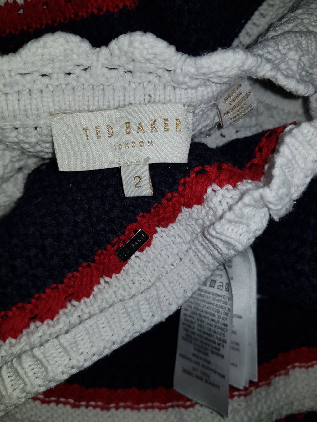 Tommy Hilfiger Lotti di vestiti: Ted Baker,TOMMY HILFIGER,  Bekl.Paket – Usato da Wetzikon ZH venduto da med_2y76 9