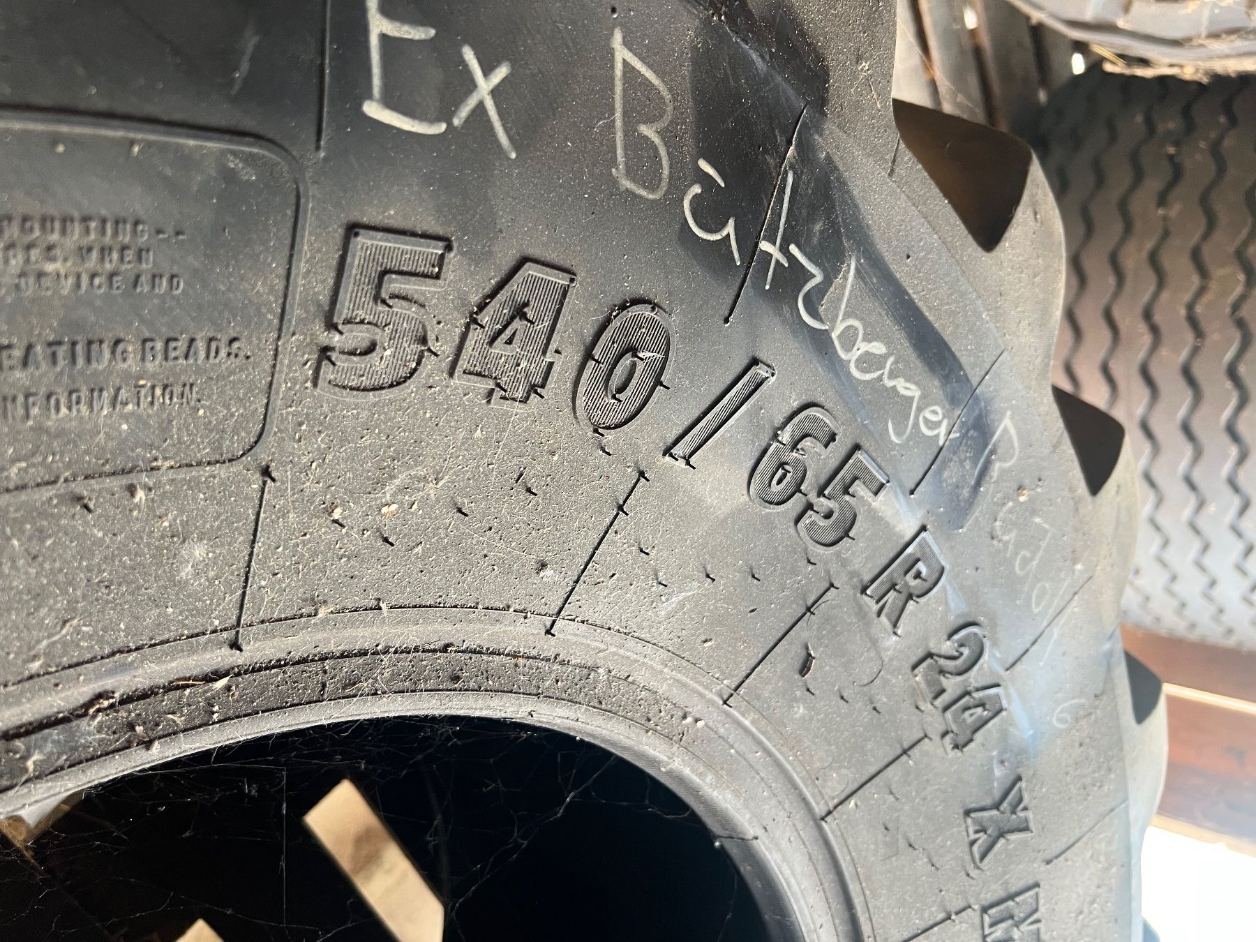 Michelin Pneumatici & Ruote complete: Reifen 540/65 R24 Michelin – Usato da Bleienbach venduto da sch_wh9d 2