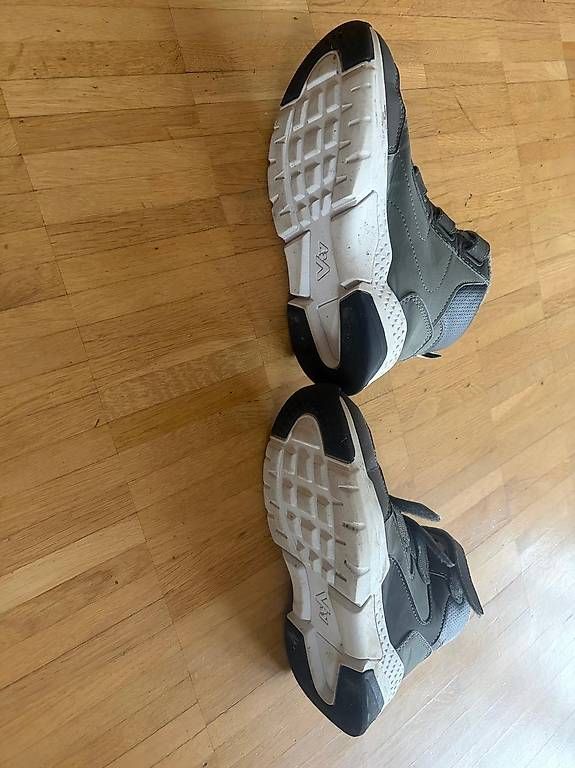 Chaussures hommes: Winterschuhe Grösse 34 – D'occasion à Zürich par vag1981 1