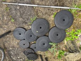Langhantel mit 120 kg Gewicht 30 mm