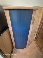Mittelhohes Holzschrank mit blauer Front guter Zustand