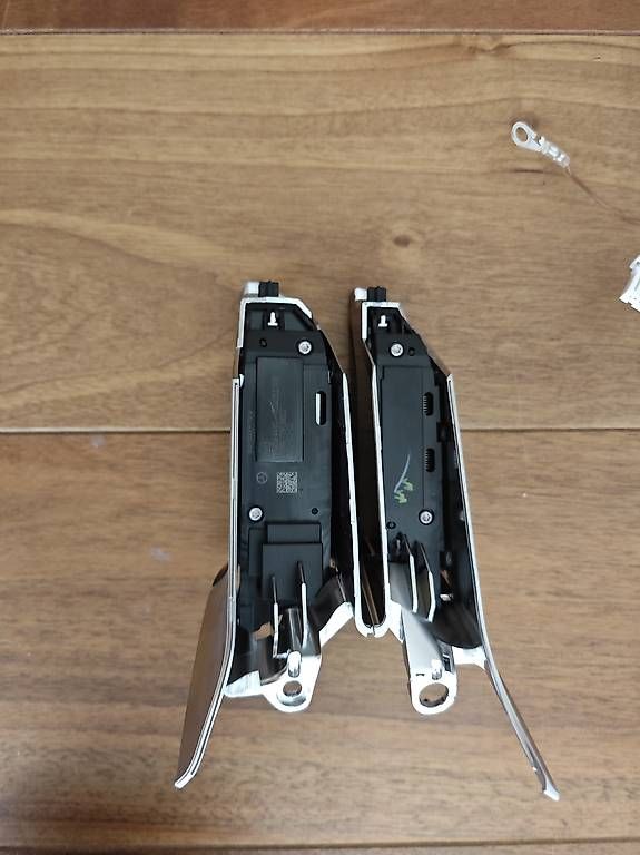 Tutti pezzi di ricambio auto: Mercedes Benz Multifunktionsschalttasten W206 – Usato da Lenzburg venduto da benuzerflorian 2