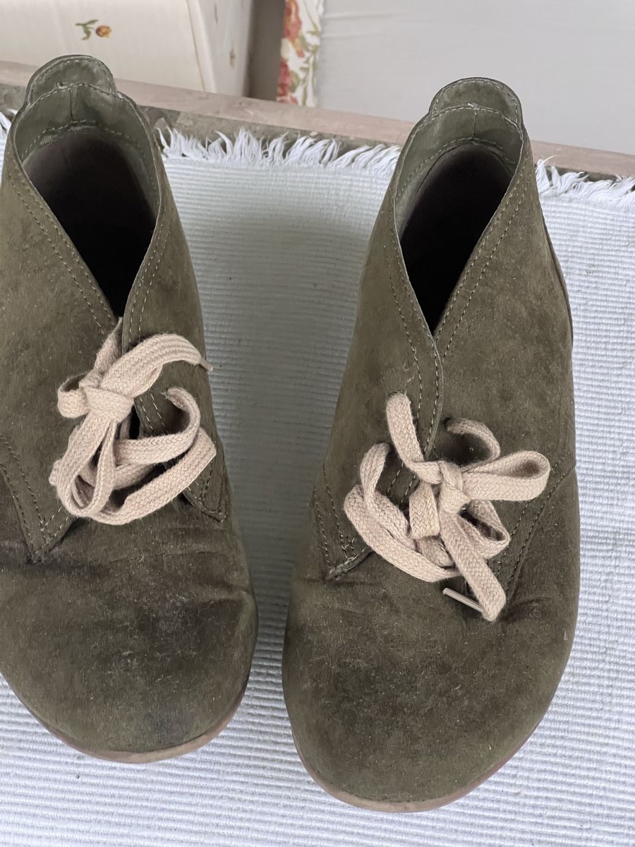 Damenschuhe: Grüner Wildleder Halbschuh 39 – Gebraucht aus Richterswil von Luke6