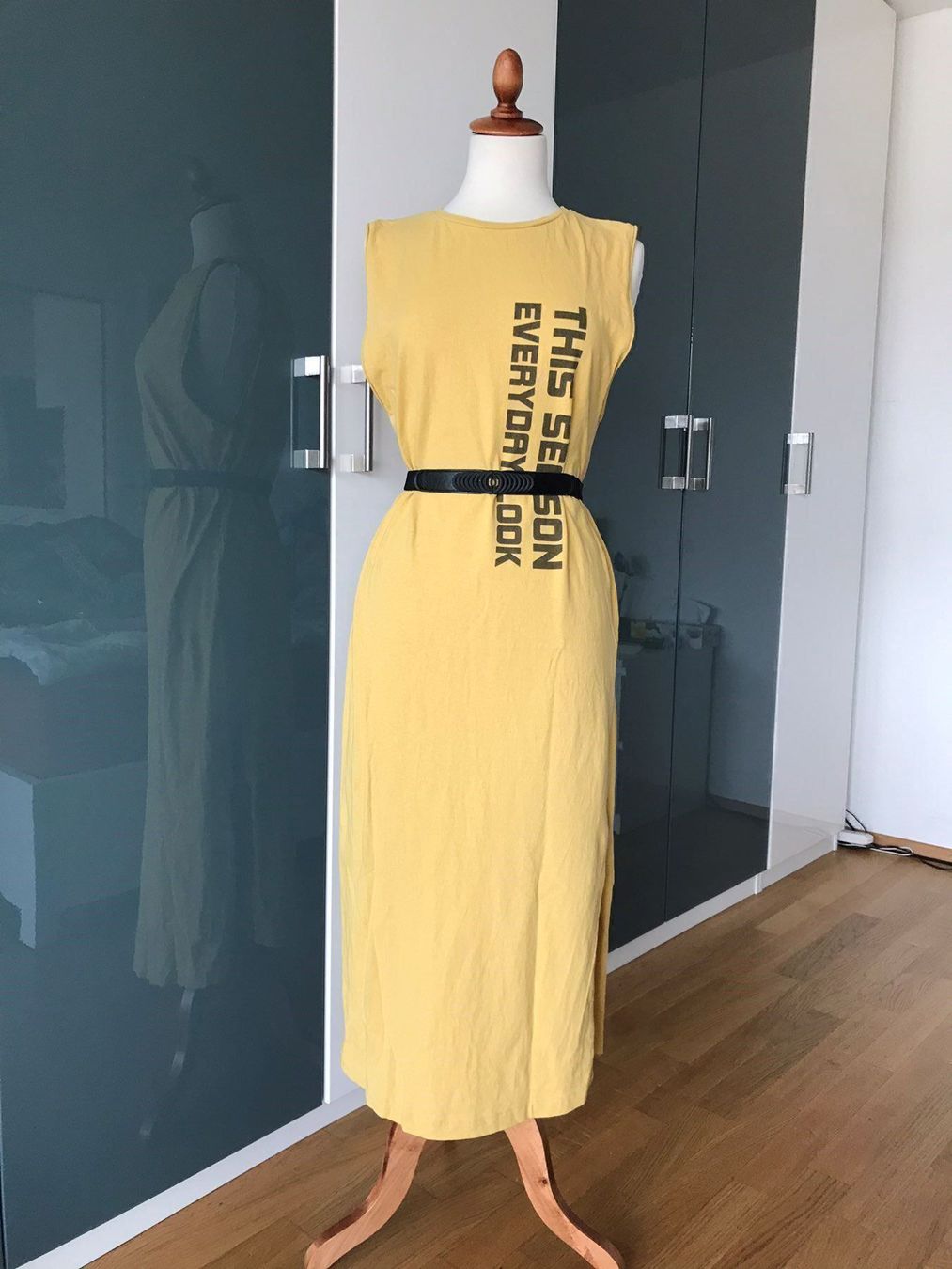 Vestiti: Kleid dunkelgelb 38 M – Usato da Dübendorf venduto da Levintreyer