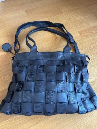 Neuwertige Ledertasche / Umhängetasche