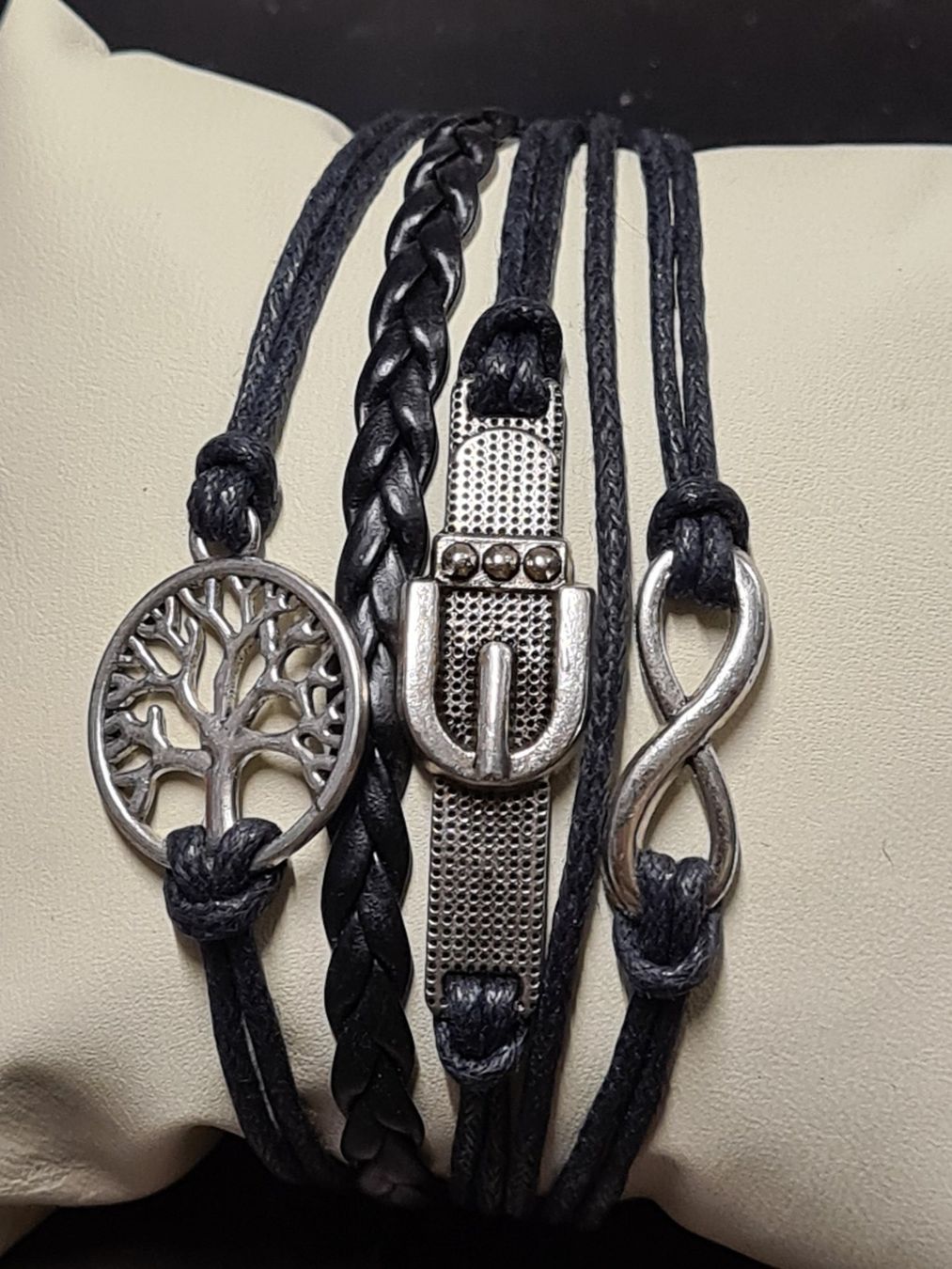 Armbänder & -reifen: Modeschmuck  Armband4 in 1, NEU – Neu und originalverpackt aus Amriswil von used2use
