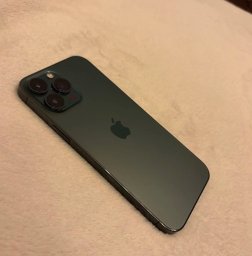 Apple Handys / Smartphones: iPhone 13 Pro Max (256GB) Akku 95% – Gebraucht aus Luzern von Waince786