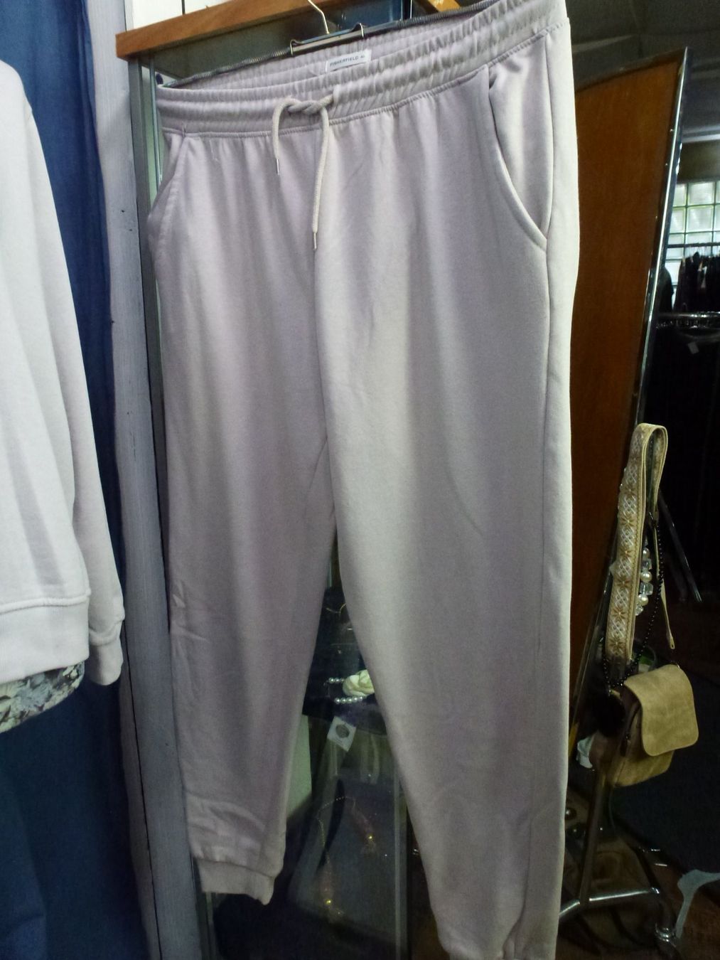 Lotti di vestiti: JOGGING ANZUG HELLES GRAU 38 40 NEUWERTIG HOSE PULLI – Nuovo (secondo la descrizione) da Kreuzlingen venduto da ang_7k8d 2