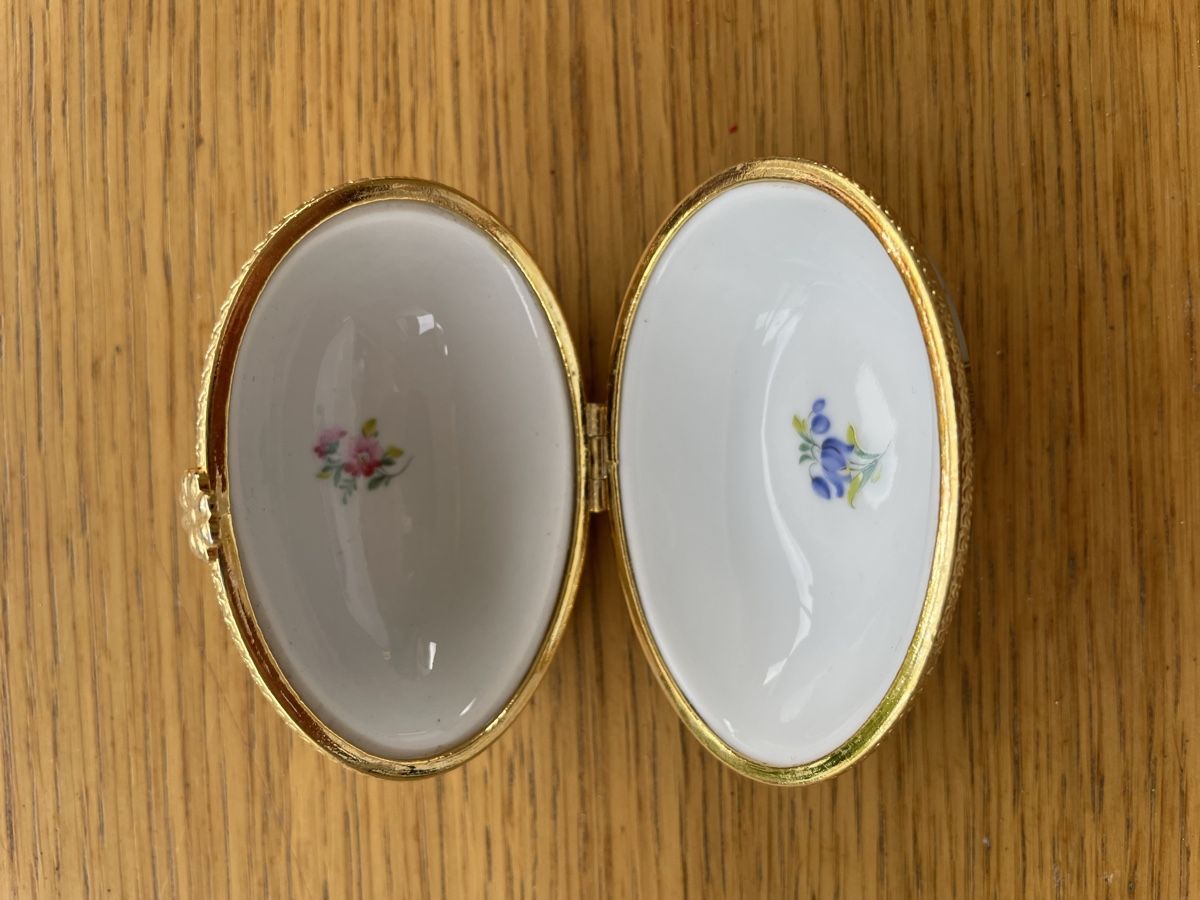 Tutte le decorazioni: Boite en porcelaine – Usato da Chavannes-Renens venduto da Gr33 2