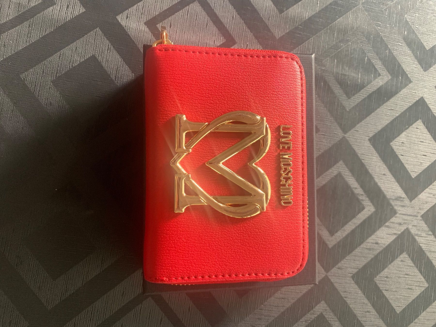 Moschino Portemonnaie: Portefeuille Love Moschino rouge – Gebraucht aus Fully von Sassa68 1