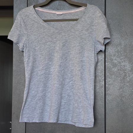 🐸 V-NECK T-SHIRT S GRAU MÉLANGE