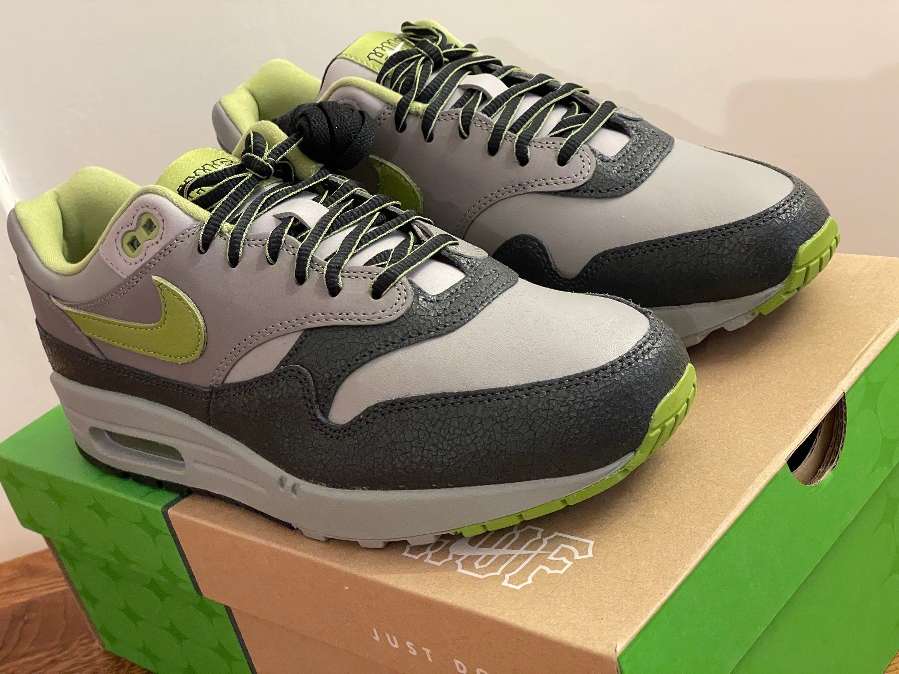 Nike Chaussures hommes: Nike Air Max 1 Huf SP | 42.5 9 – Neuf avec emballage d'origine à Schaffhausen par mar_mfl9 1
