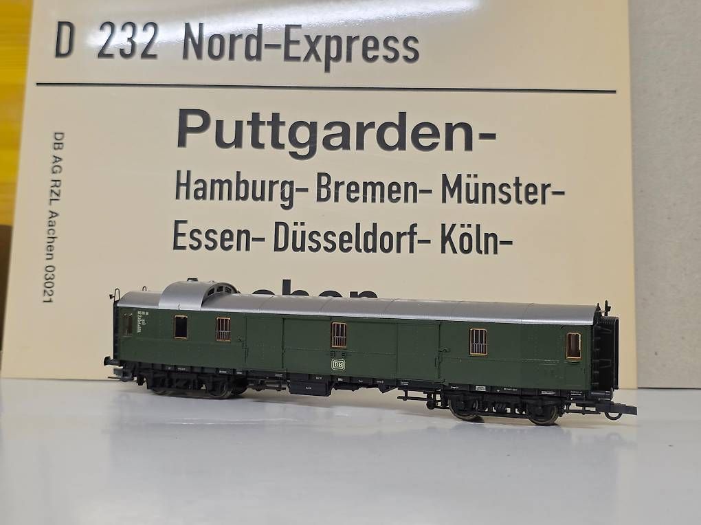 Roco Modellini di ferrovie: Roco 44449 - Pw4üe-23 Hechtwagen 105 110 Köl – Usato da Préverenges venduto da BAe146 2