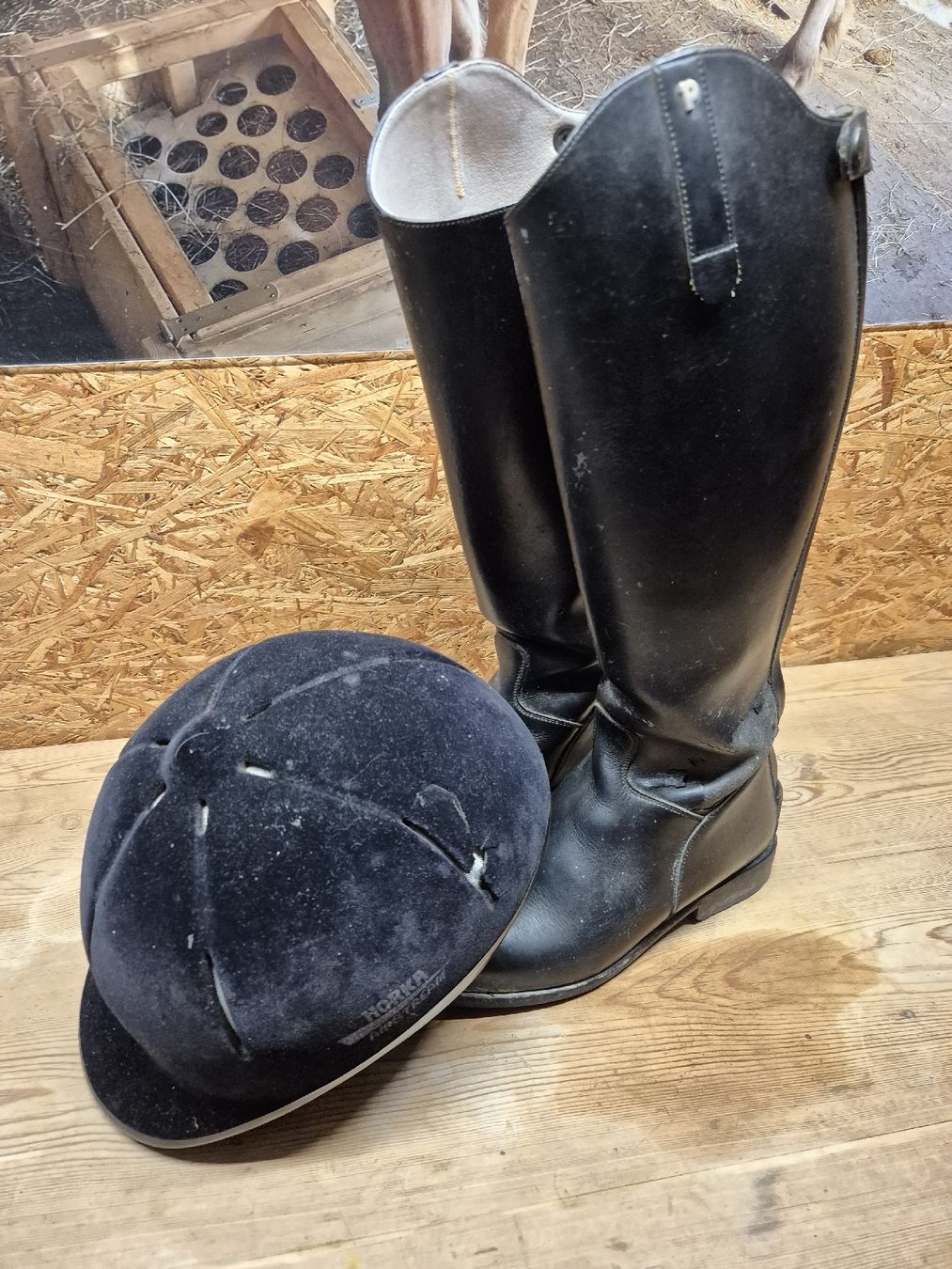 Caschi: Set Reithelm, Reitstiefel, Reithose – Usato da Meggen venduto da Orrinka20