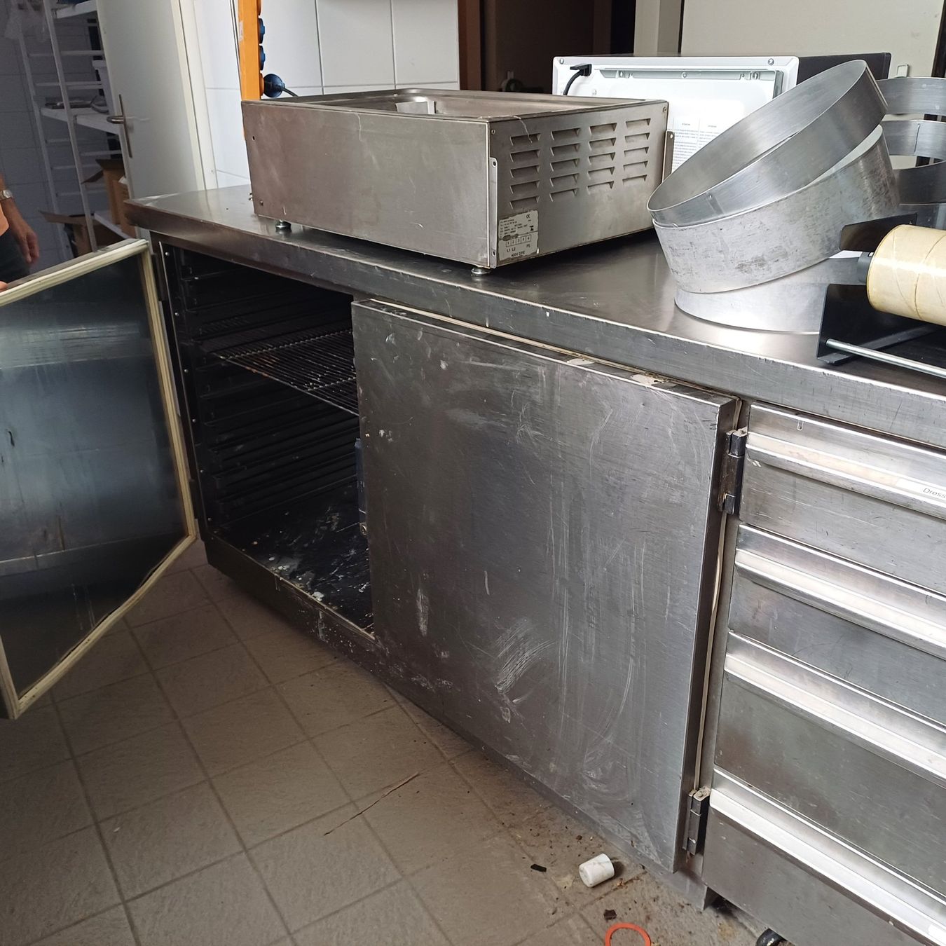 Appareils de cuisine: Backstubenmöbel zum Teig haben – D'occasion à Wiler b. Utzenstorf par rosarot2007 2
