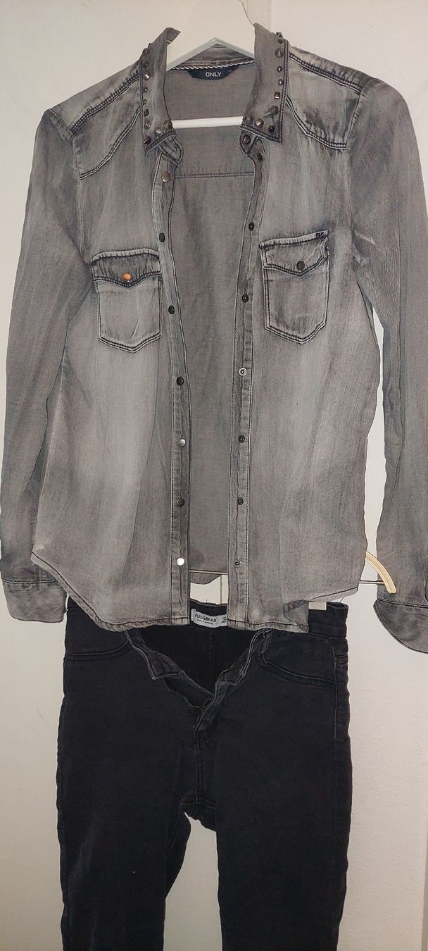 Only Lotti di vestiti: set M chemise ONLY plus pantalon offert PULL AND BEAR 38 – Usato da Orpund venduto da Biennerome 1