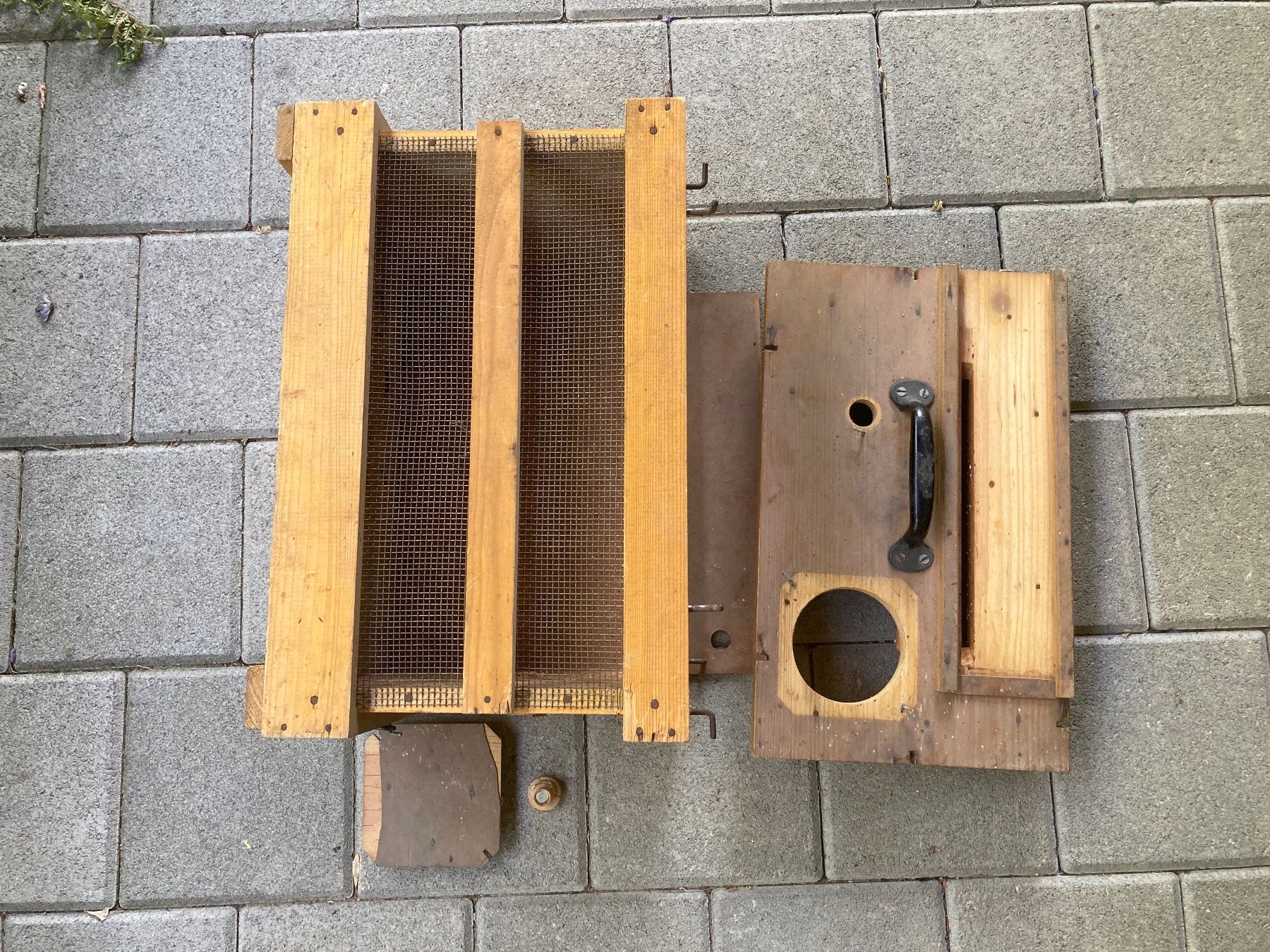 Alveari: Bienen-Schwarmkasten mit Griff und Drahtgitter – Usato da Haemikon venduto da Helibee 3