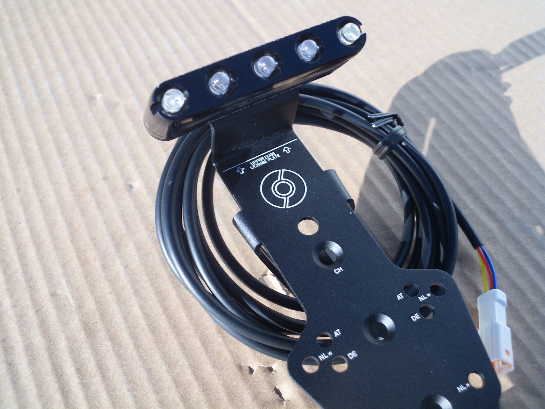 Supernova Pezzi di ricambio: Supernova LED Rücklicht mit Kennzeichenhalter VERSAND - NEU – Nuovo e nell'imballaggio originale da Innerferrera venduto da tic_p7qd 1