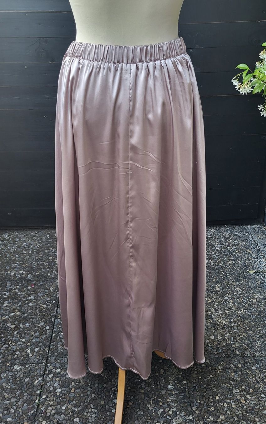 Jupes: Jupe beige – Neuf (Voir description) à Fribourg par VictoriaShop7 4