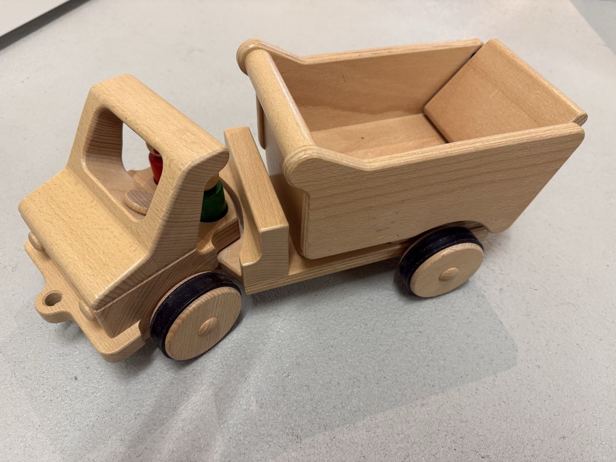 Giocattoli: Holzlastwagen – Usato da Wangen b. Olten venduto da Thomiverkauft 1
